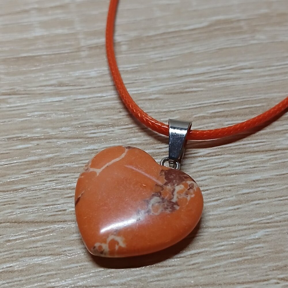 NWOT Fashion Necklace Orange Patterned Heart Pendant Jewelry #31